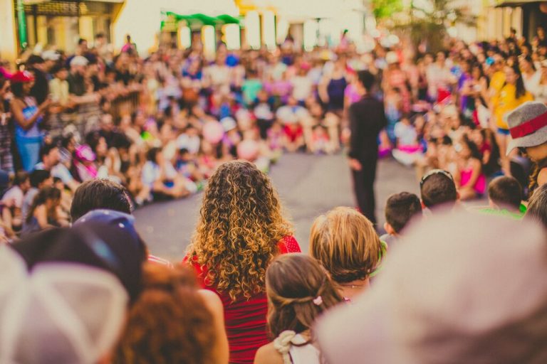 People gathered for a political event: how to plan your political event